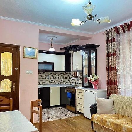 Roeli'S Guest House Pogradec Exterior photo
